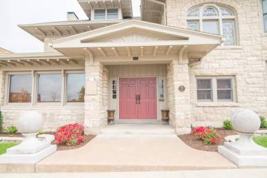 Main picture of 611 East Capitol Avenue - 2A