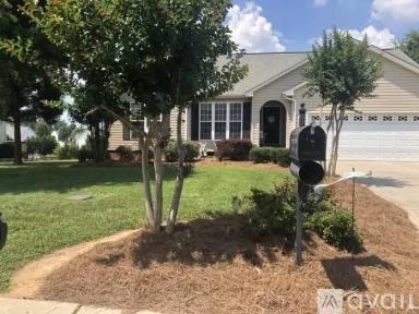 Main picture of 809 Carole Summey Dr