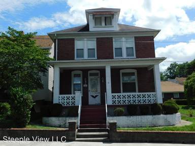 Main picture of 54 Oak St