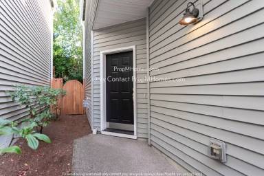 Main picture of 16255 SW Whistling Swan Ln