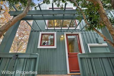 Main picture of 967 Menlo Ave