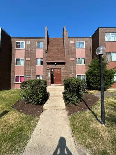 Main picture of 704 Court of Birch