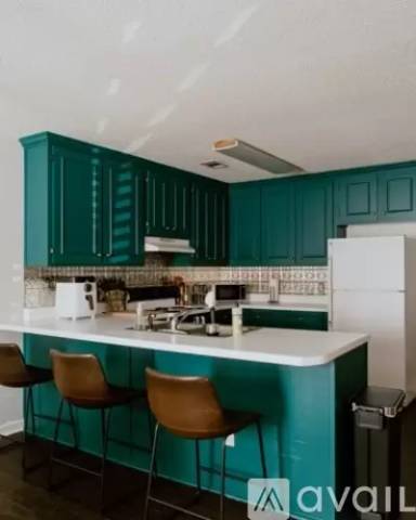 Main picture of 643 N Gay St