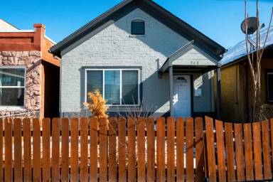 Main picture of 902 Inca St