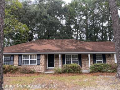 Main picture of 901 Mill Dr
