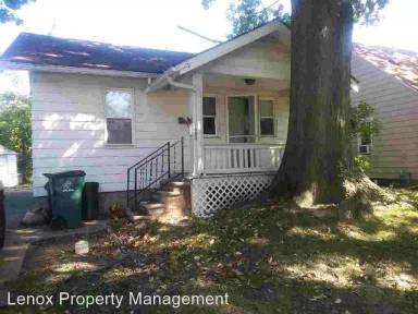 Main picture of 1693 Channing St