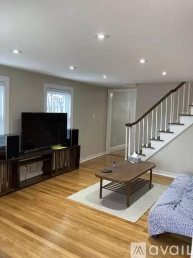 Main picture of 37 Whitman St