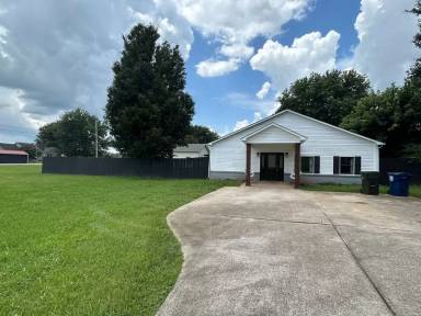 Main picture of 11459 Pulaski Pike