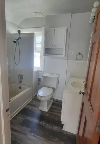 Main picture of 3764 Lockwood Ave