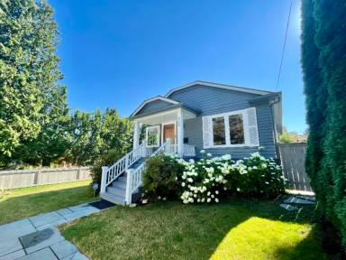 Main picture of 2724 1st Ave W