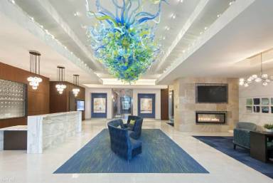 Main picture of 100 Pier 4