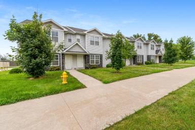 Main picture of 5015 Devils Glen Rd