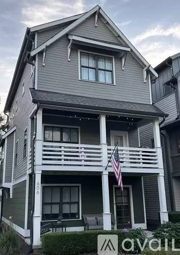 Main picture of 606 Centerpoint Ln