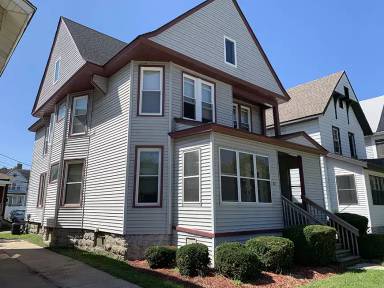 Main picture of 207 W Broadway St