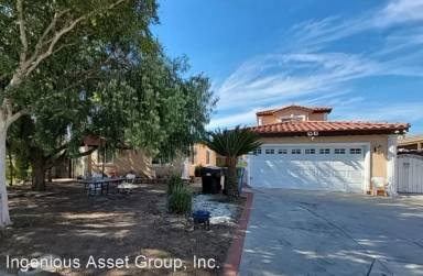 Main picture of 4715 N Fircroft Ave