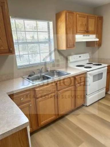 Main picture of 3348 NE 57th Ave