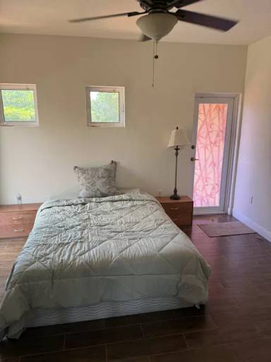 Main picture of 1723 SW 23rd St