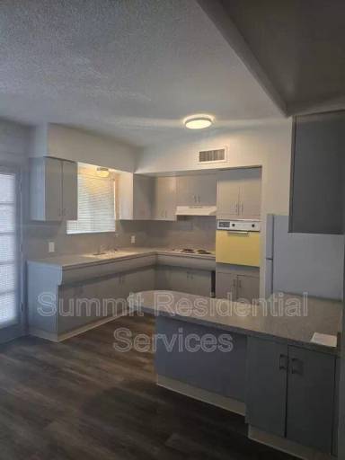 Main picture of 3501-3525 E 3rd St
