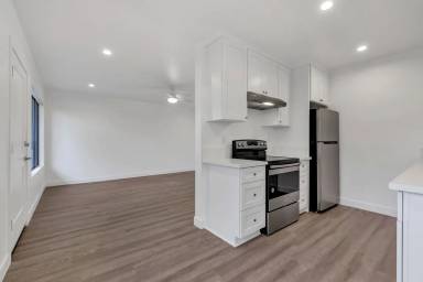 Main picture of 2930 E 5th St