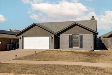 Main picture of 4409 SW Hickory Ln