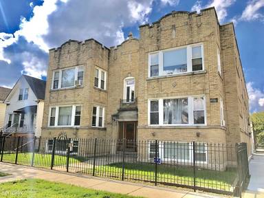 Main picture of 2056 N Lawler Ave