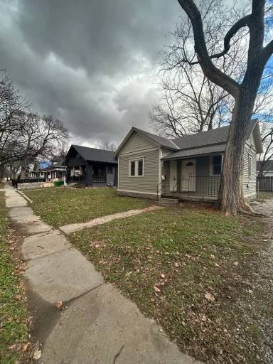 Main picture of 326 N Volutsia Ave