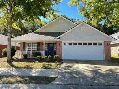 Main picture of 104 Vivian Loop
