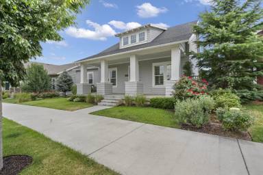 Main picture of 5293 W Burntside Ave