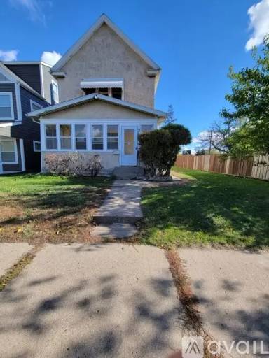 Main picture of 325 Buchanan St NE