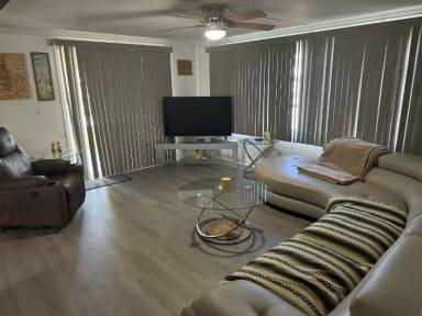 Main picture of East Bay Oaks Mobile Home Park
