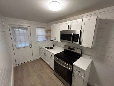 Main picture of 44 B St