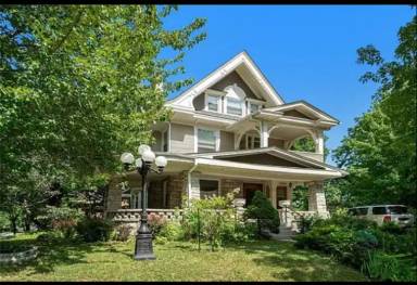 Main picture of 2901 Charlotte St