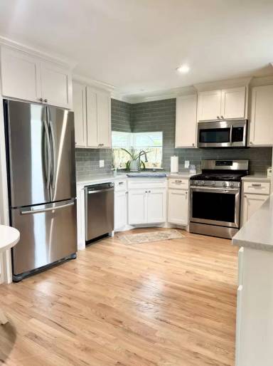 Main picture of 6204 N Ross Ave