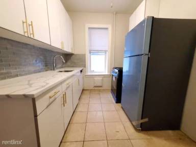 Main picture of 123 Roosevelt Ave