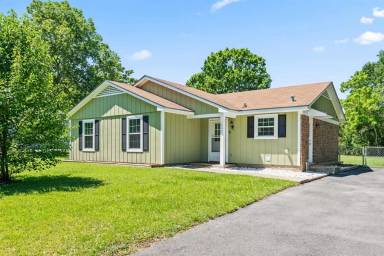 Main picture of 1647 Wagon Wheel Dr
