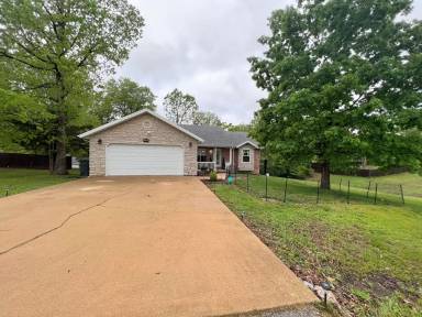 Main picture of 21033 Larson Rd