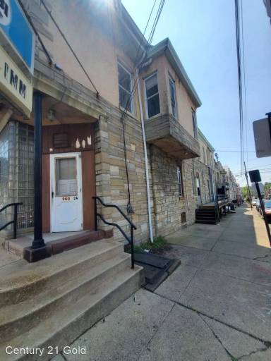 Main picture of 1042 B Spring St