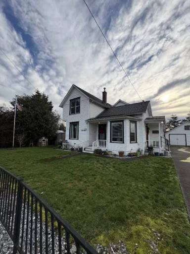 Main picture of 221 Eldredge Ave SW