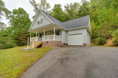 Main picture of 7550 Owl Hollow Trl