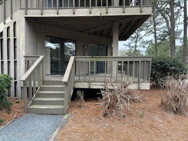 Main picture of 225 Foxkroft Dr