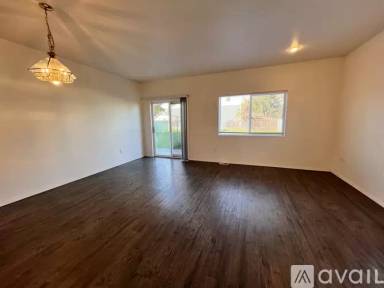 Main picture of 2529 E Desmet Ave