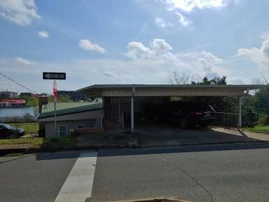 Main picture of 1601 Lake Ave