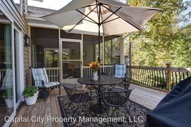 Main picture of 509 Poinsettia Pl