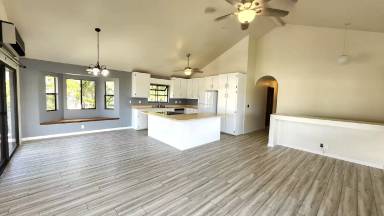 Main picture of 68-1987 Lina Poepoe St