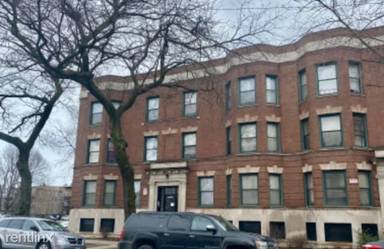 Main picture of 5609 S Michigan Ave
