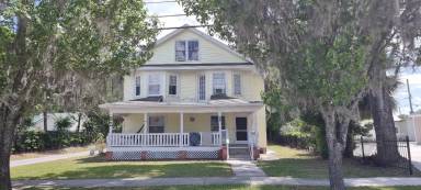 Main picture of 136 W Howry Ave