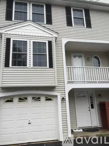 Main picture of 184 Tyngsboro Rd