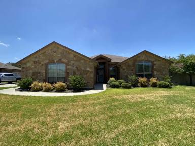 Main picture of 955 Ridgeoak Dr
