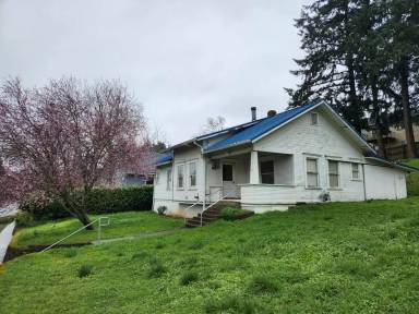 Main picture of 718 N Main St