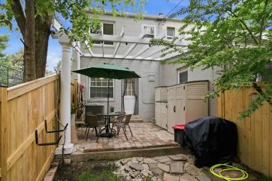 Main picture of 1317 Pendleton St